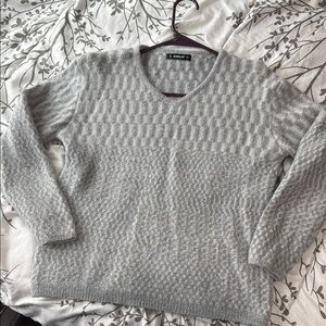 Sheilay Gray Patterned Sweater